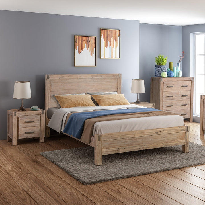 4 Pieces Queen Size Bedroom Suite in Solid Wood